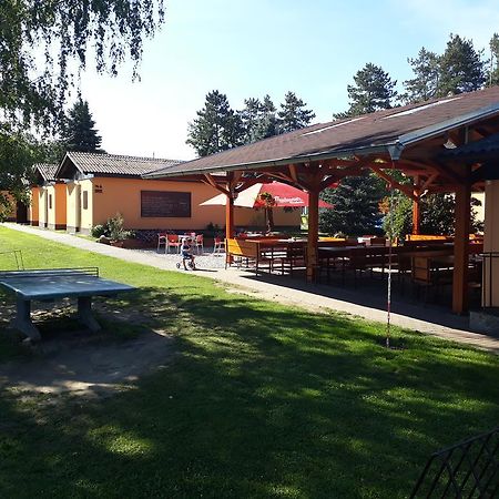 Sportcentrum Dvorak Hluboká nad Vltavou Exterior foto