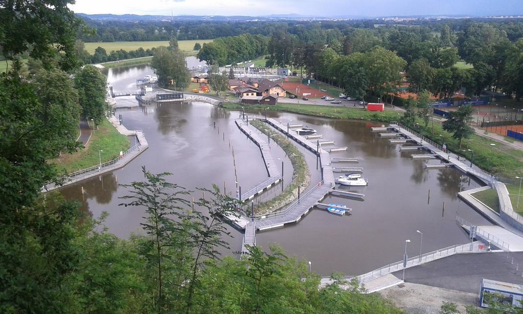 Sportcentrum Dvorak Hluboká nad Vltavou Exterior foto