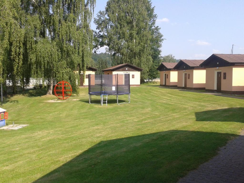 Sportcentrum Dvorak Hluboká nad Vltavou Exterior foto
